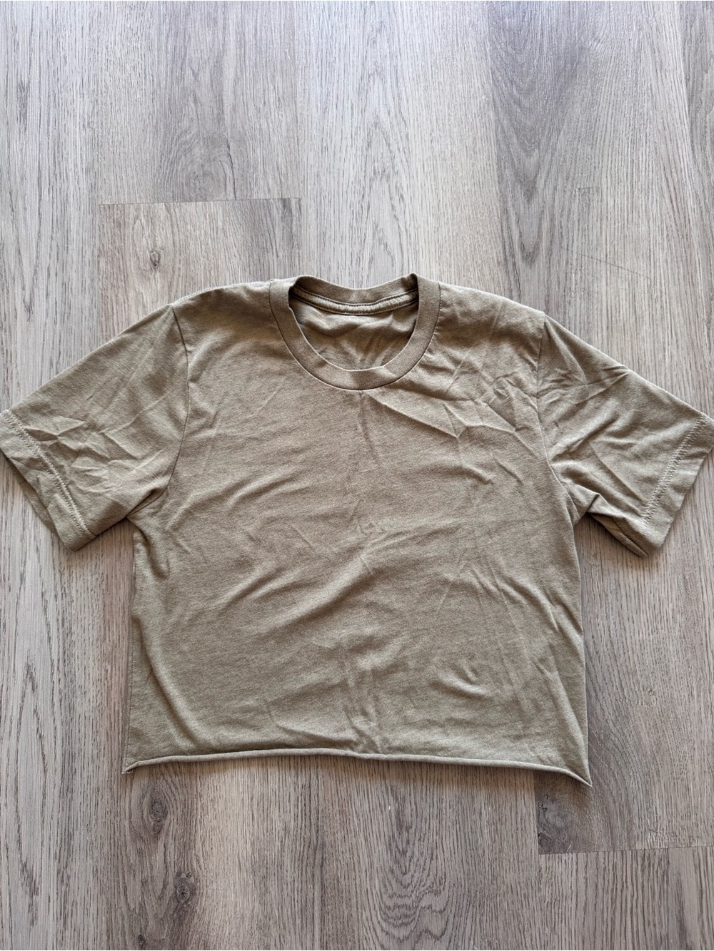 Classic Women's Cropped Tee in Army Green